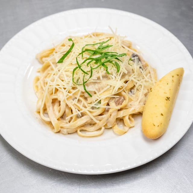 Chicken Alfredo.